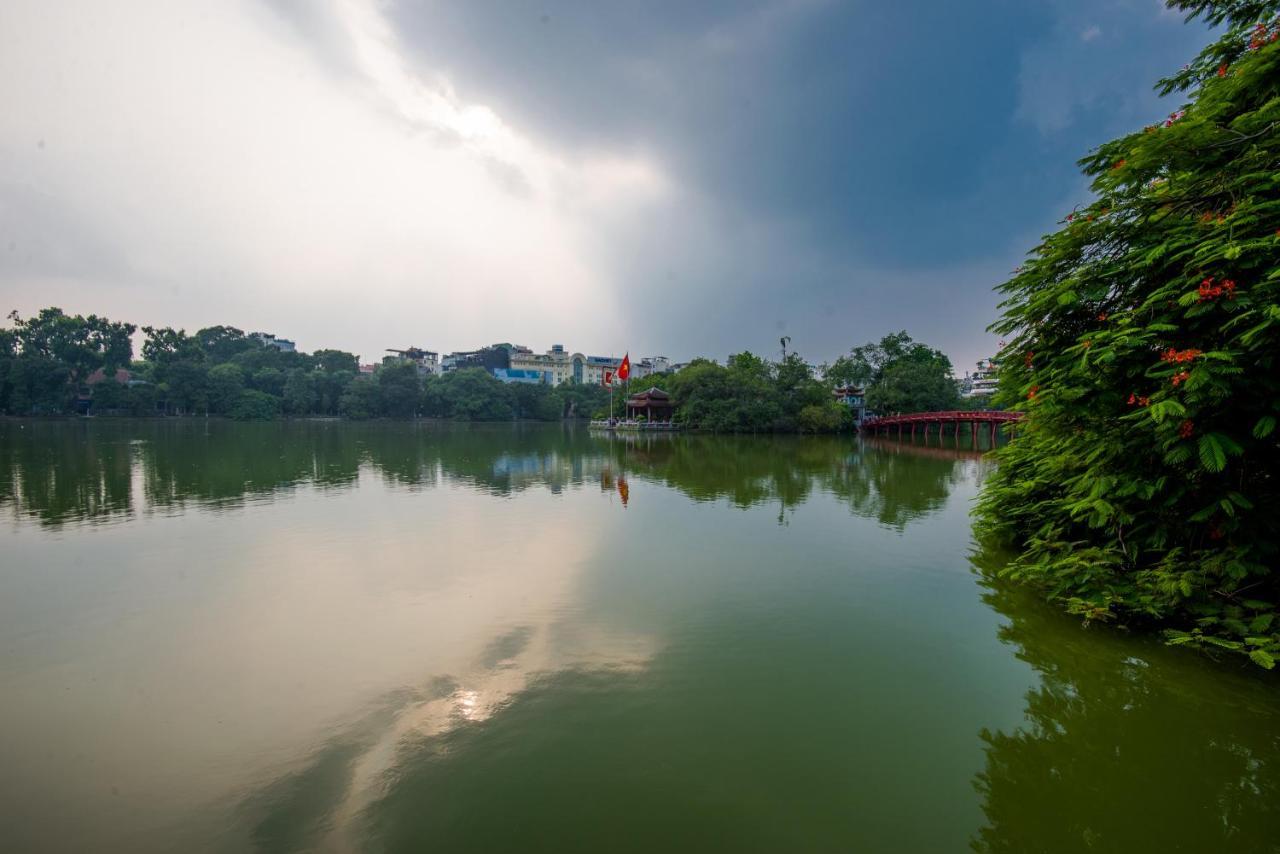 22Housing Hotel & Apartment 81 Linh Lang 河内 外观 照片