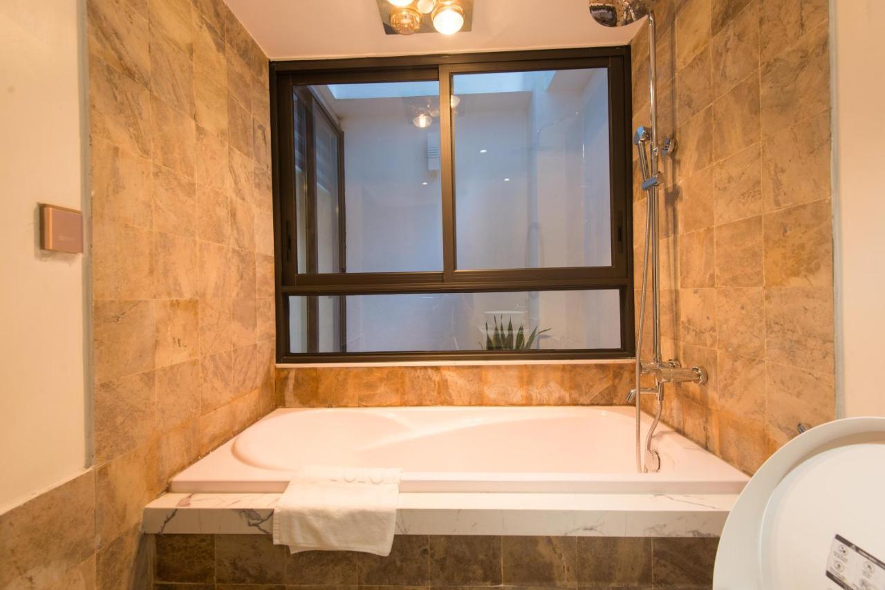 22Housing Hotel & Apartment 81 Linh Lang 河内 外观 照片